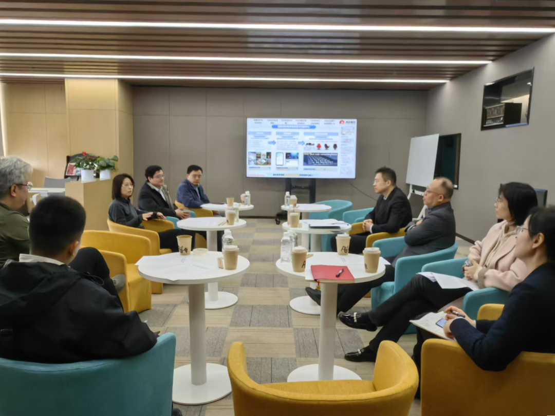 貫徹“XR產業(yè)創(chuàng)新中心”建設戰(zhàn)略布局，西投控股赴西部電影集團有限公司座談交流