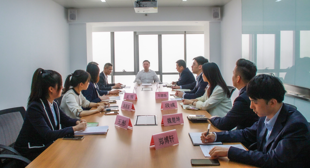 公司黨委書記、董事長杜巖岫調(diào)研投行業(yè)務(wù)部